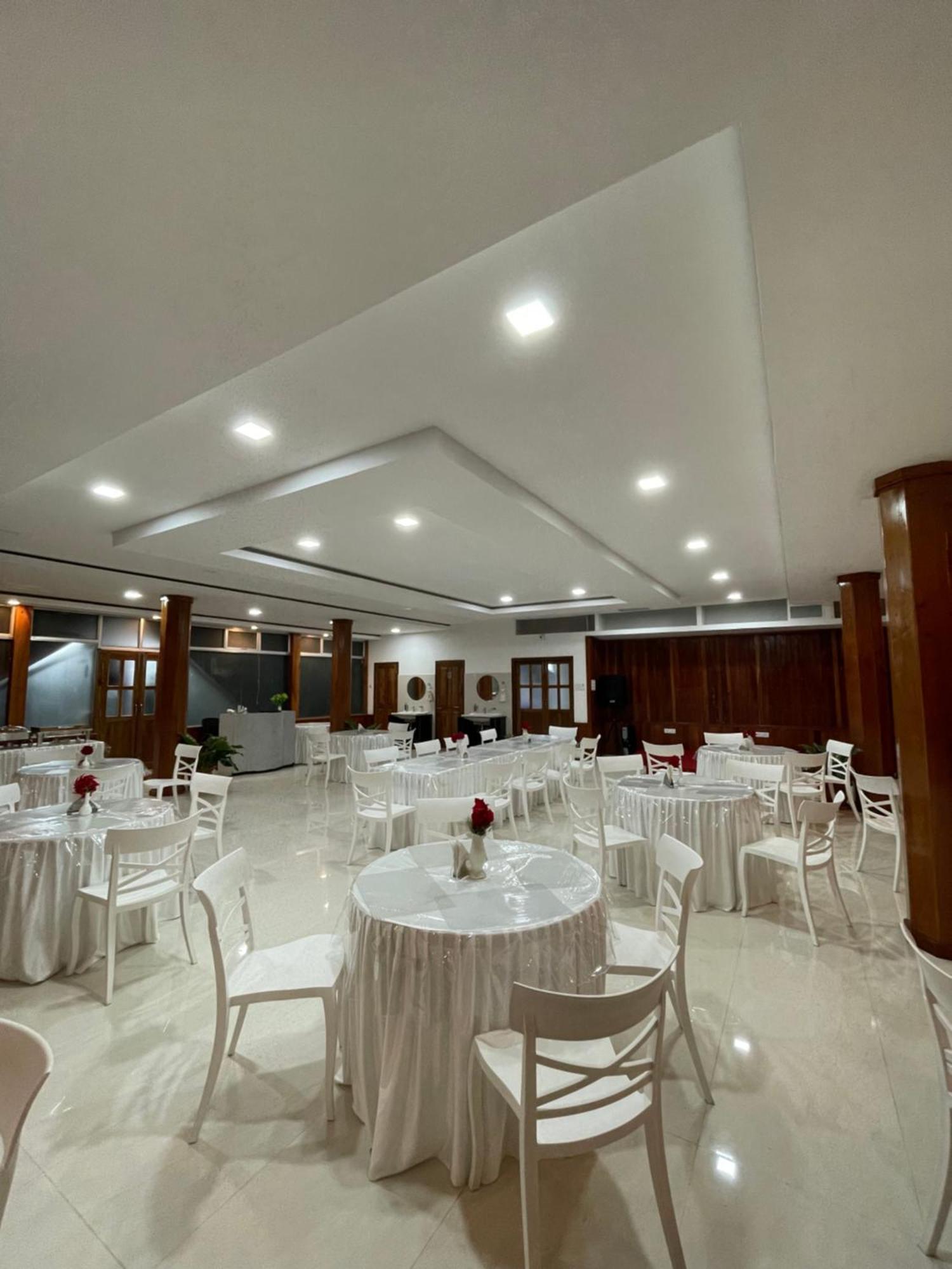 2K Hotel Kohima Экстерьер фото