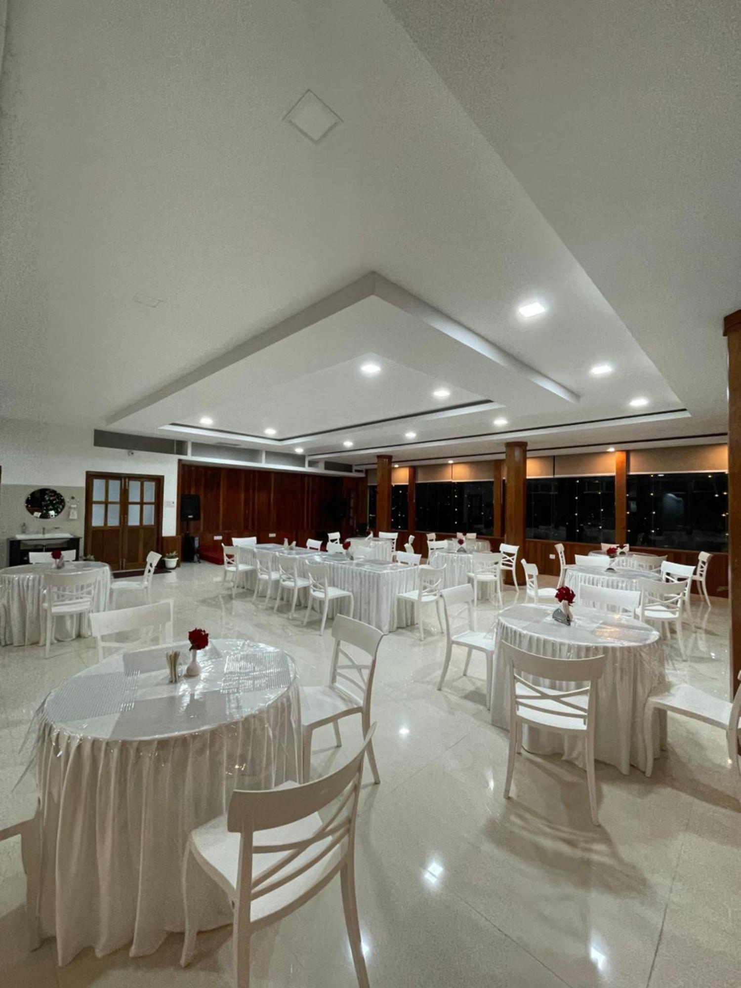 2K Hotel Kohima Экстерьер фото